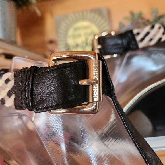 Michael Kors 🌻 Black Tan Leather Cone Heels Sandals Braided T Strap Thong 6.5 M - Picture 6 of 12
